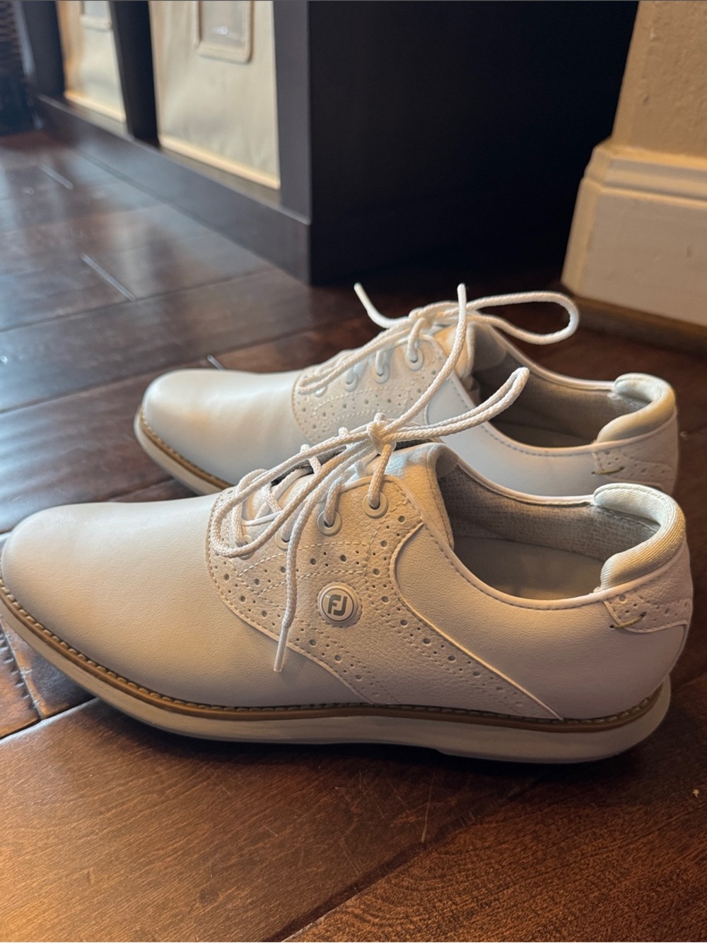 BRAND NEW- FootJoy White Lace-Up Golf Shoes - Picture 2 of 4
